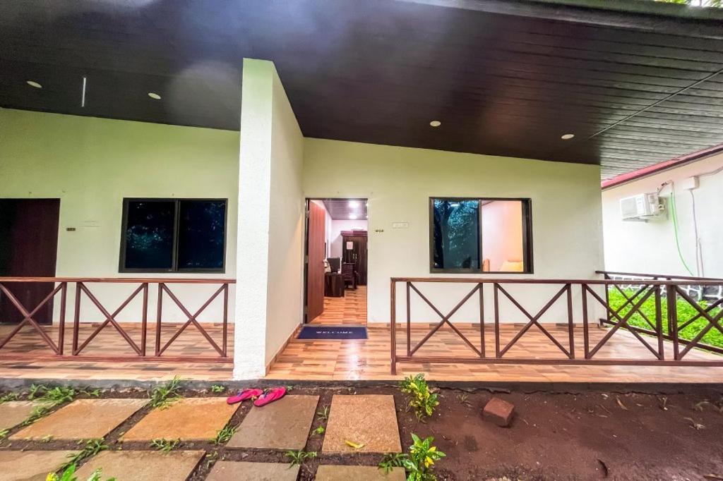 Mangozzz Magical World Hotel Panvel Exterior photo